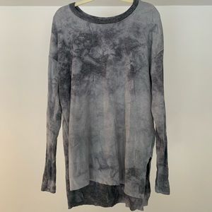 American Eagle acid wash long sleeve 🆕🦋